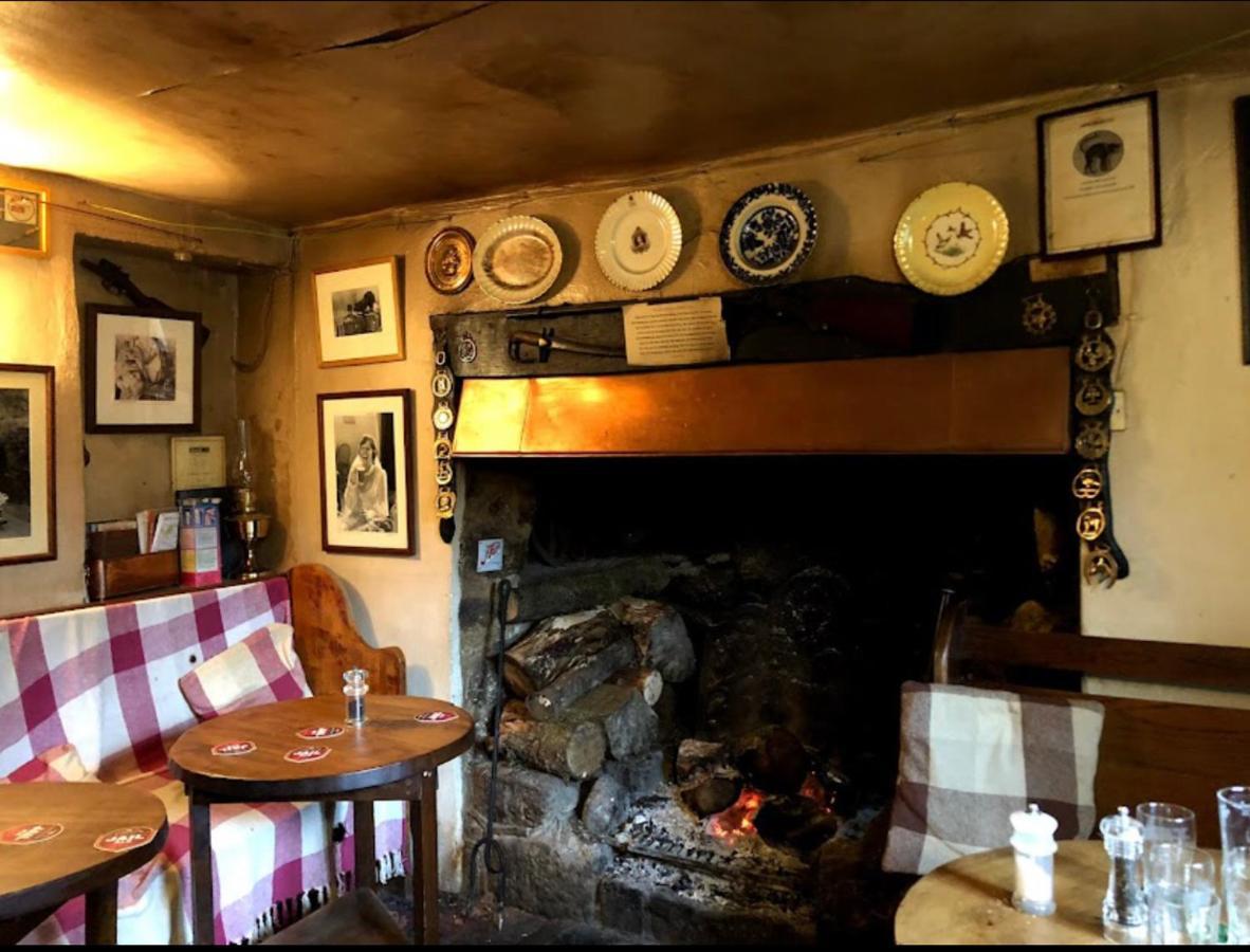 The Northmore Arms Throwleigh エクステリア 写真